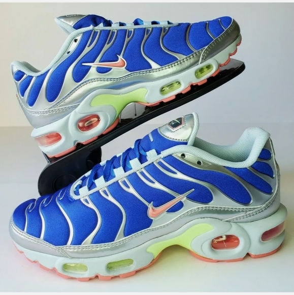 nike air max plus hyper royal sunblush